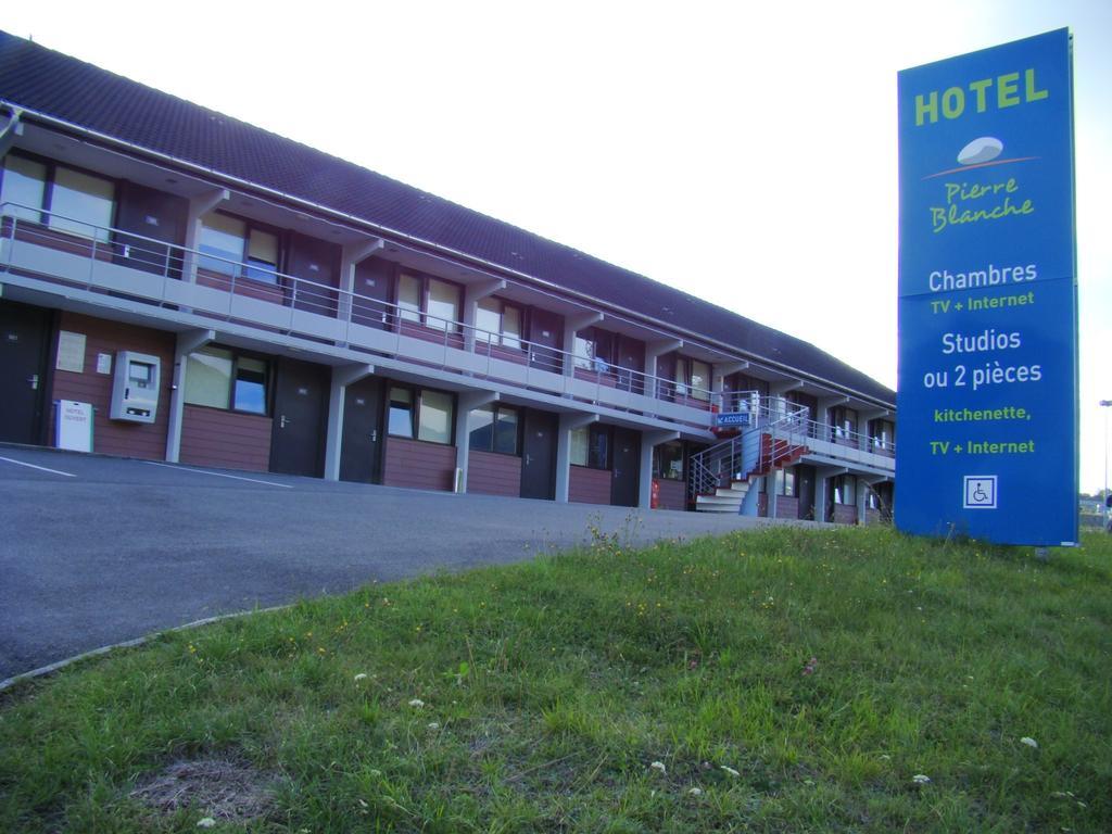 Hotel Pierre Blanche Chatillon-en-Michaille Exteriör bild