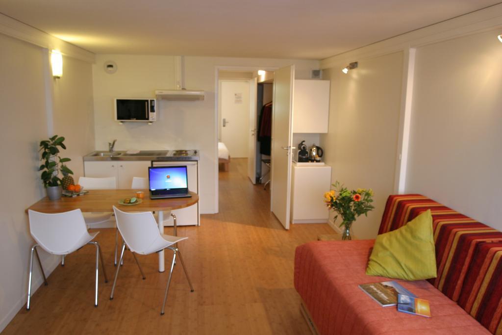 Hotel Pierre Blanche Chatillon-en-Michaille Rum bild