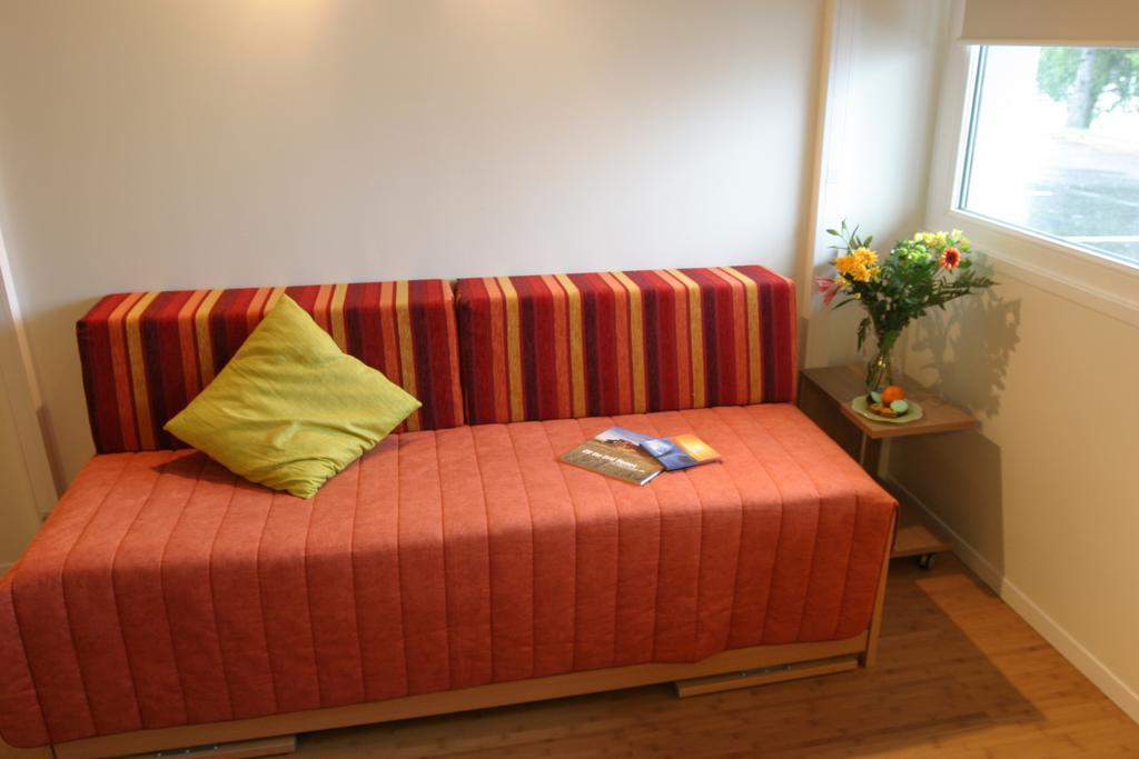 Hotel Pierre Blanche Chatillon-en-Michaille Rum bild